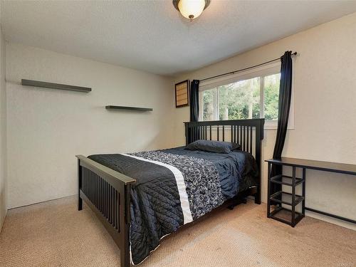 6967 Grant Rd West, Sooke, BC - Indoor Photo Showing Bedroom