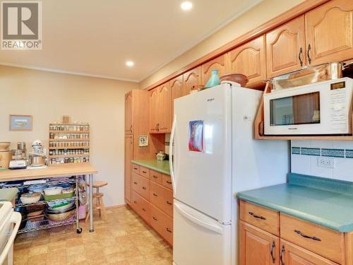 4045 Joyce Ave, Powell River, BC - Indoor Photo Showing Kitchen With Double Sink