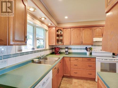 4045 Joyce Ave, Powell River, BC - Indoor Photo Showing Kitchen