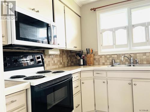 60 Hellen Ave, Timmins, ON - Indoor Photo Showing Kitchen With Double Sink
