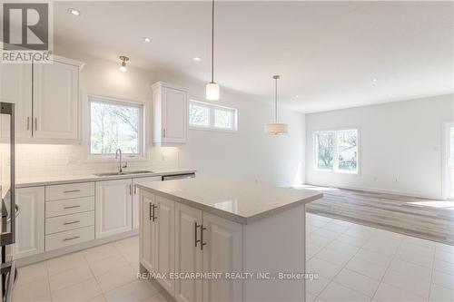71 Beachwalk Crescent, Fort Erie, ON - Indoor Photo Showing Kitchen With Upgraded Kitchen