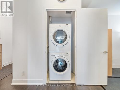 223 - 9471 Yonge Street, Richmond Hill, ON - Indoor Photo Showing Laundry Room