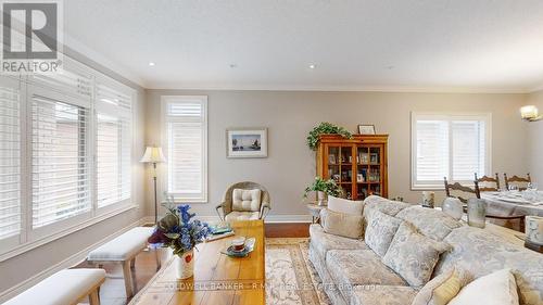 127 - 17 Legendary Trail, Whitchurch-Stouffville, ON - Indoor Photo Showing Living Room