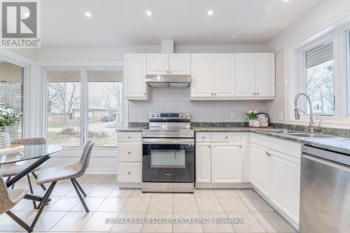 1534 Randor Drive, Mississauga, ON - Indoor Photo Showing Kitchen With Double Sink