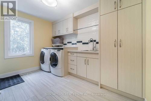 1730 Sunningdale Bend, Mississauga, ON - Indoor Photo Showing Laundry Room