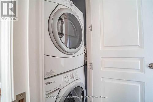 #3903 -183 Wellington St W, Toronto, ON - Indoor Photo Showing Laundry Room
