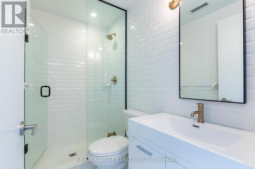 504 - 106 Dovercourt Road, Toronto, ON - Indoor Photo Showing Bathroom