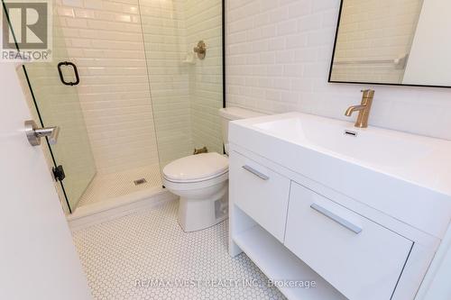 504 - 106 Dovercourt Road, Toronto, ON - Indoor Photo Showing Bathroom