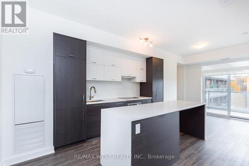 504 - 106 Dovercourt Road, Toronto, ON - Indoor Photo Showing Kitchen