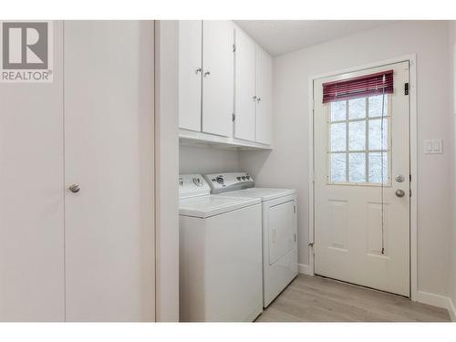 456 Nelson Avenue, Penticton, BC - Indoor Photo Showing Laundry Room