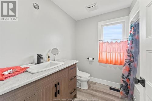 240 Road 7 East, Kingsville, ON - Indoor Photo Showing Bathroom