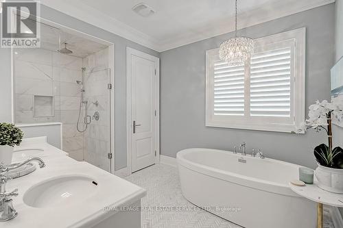 255 Nyla Court, Oakville, ON - Indoor Photo Showing Bathroom