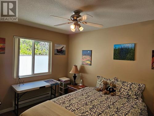 601 9Th Street Unit# 6, Keremeos, BC - Indoor Photo Showing Bedroom