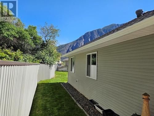 601 9Th Street Unit# 6, Keremeos, BC - Outdoor With Exterior