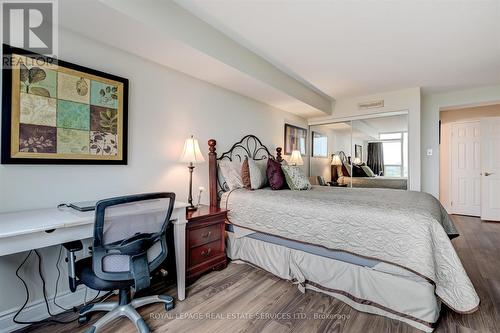 1105 - 700 Constellation Drive, Mississauga, ON - Indoor Photo Showing Bedroom