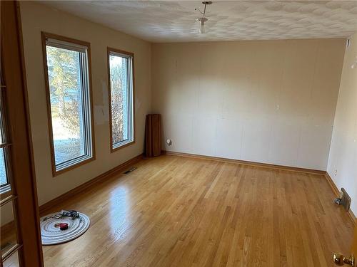 Swan River, Manitoba - Indoor Photo Showing Other Room