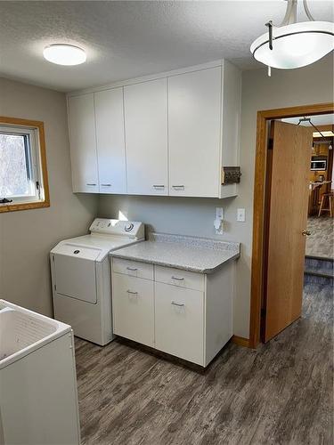 Swan River, Manitoba - Indoor Photo Showing Laundry Room