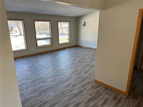 Swan River, Manitoba - Indoor Photo Showing Other Room