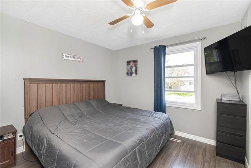 122 Gardiner Avenue West Avenue, Dunnville, ON - Indoor Photo Showing Bedroom