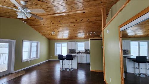 105 Mcnaughton Avenue, Brookdale, MB - Indoor Photo Showing Other Room