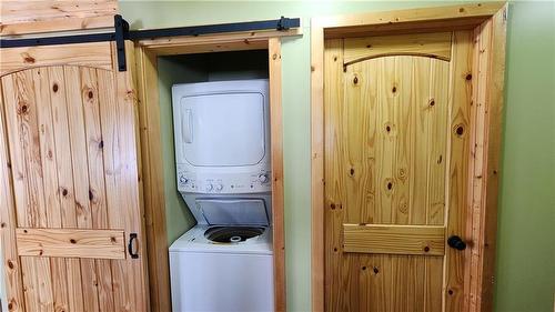 105 Mcnaughton Avenue, Brookdale, MB - Indoor Photo Showing Laundry Room