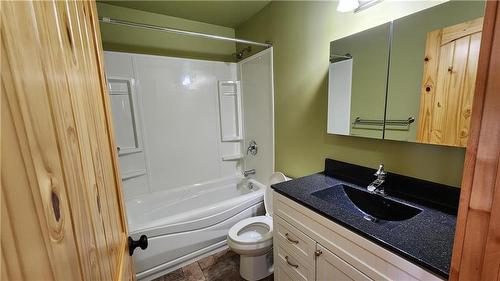 105 Mcnaughton Avenue, Brookdale, MB - Indoor Photo Showing Bathroom