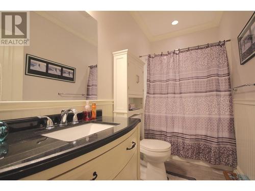 1004 90 Avenue, Dawson Creek, BC - Indoor Photo Showing Bathroom