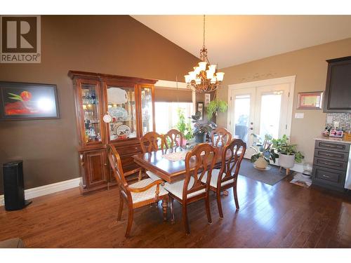 1004 90 Avenue, Dawson Creek, BC - Indoor Photo Showing Dining Room