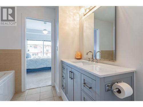 3211 Skyview Lane Unit# 510, West Kelowna, BC - Indoor Photo Showing Bathroom