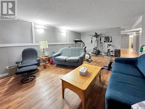 1000 Carlton Drive, Esterhazy, SK - Indoor Photo Showing Living Room