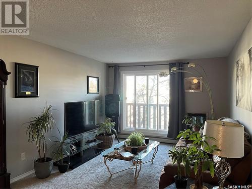 511 1580 Olive Diefenbaker Drive, Prince Albert, SK - Indoor Photo Showing Living Room