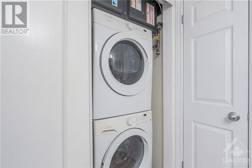 1147 B Longfields Drive, Ottawa, ON - Indoor Photo Showing Laundry Room
