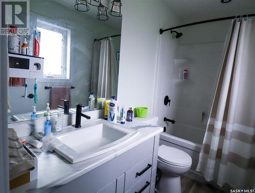 Pittville Acreage, Hazlet, SK - Indoor Photo Showing Bathroom
