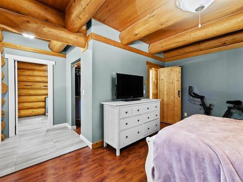 2943 Piva Road, Kamloops, BC - Indoor Photo Showing Bedroom
