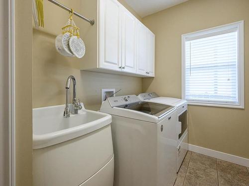 111 Dee Street, Kamloops, BC - Indoor Photo Showing Laundry Room
