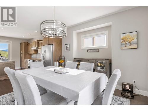 1852 Split Rail Place, Kelowna, BC - Indoor Photo Showing Dining Room