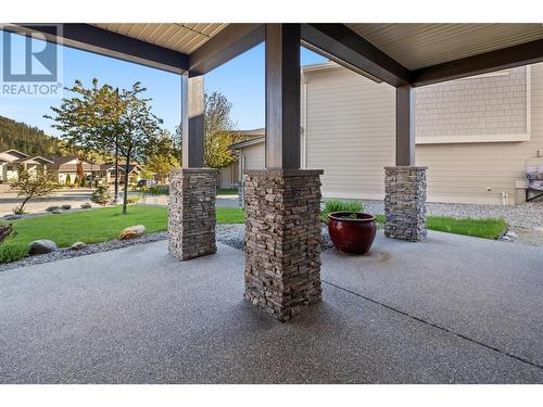 1852 Split Rail Place, Kelowna, BC - Outdoor With Exterior