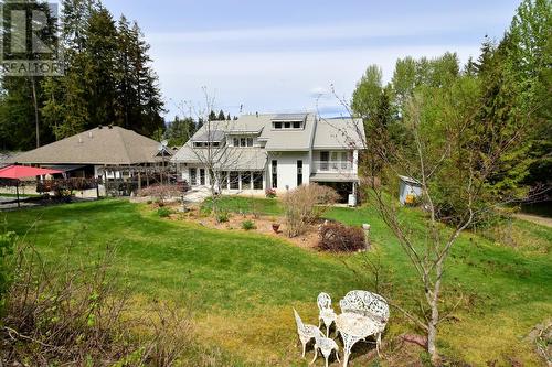 2572 Bayview Road, Blind Bay, BC - Outdoor