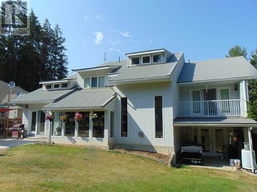 2572 Bayview Road, Blind Bay, BC - Outdoor With Facade