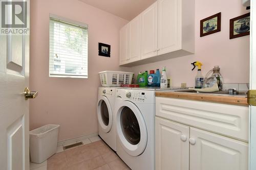 2572 Bayview Road, Blind Bay, BC - Indoor Photo Showing Laundry Room