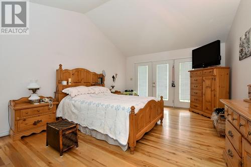 2572 Bayview Road, Blind Bay, BC - Indoor Photo Showing Bedroom