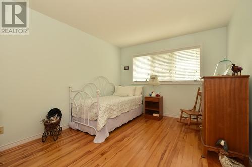 2572 Bayview Road, Blind Bay, BC - Indoor Photo Showing Bedroom