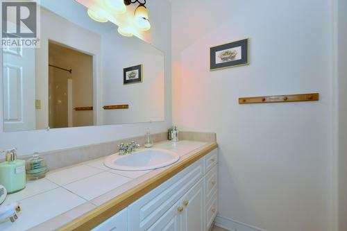 2572 Bayview Road, Blind Bay, BC - Indoor Photo Showing Bathroom