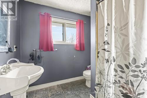 83 Lorne Avenue, Bluewater, ON - Indoor Photo Showing Bathroom