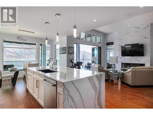 3338 Chocolate Lily Lane, Kelowna, BC - Indoor Photo Showing Kitchen With Upgraded Kitchen
