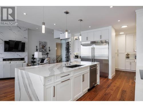 3338 Chocolate Lily Lane, Kelowna, BC - Indoor Photo Showing Kitchen With Upgraded Kitchen