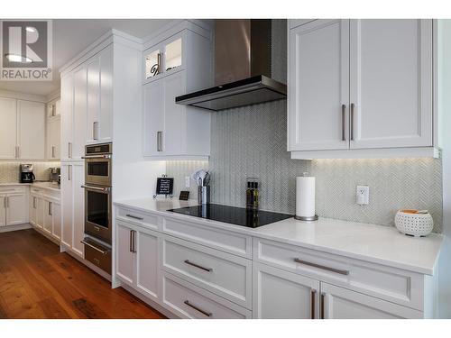 3338 Chocolate Lily Lane, Kelowna, BC - Indoor Photo Showing Kitchen With Upgraded Kitchen