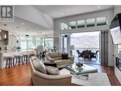 3338 Chocolate Lily Lane, Kelowna, BC - Indoor Photo Showing Living Room