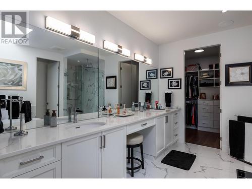 3338 Chocolate Lily Lane, Kelowna, BC - Indoor Photo Showing Bathroom