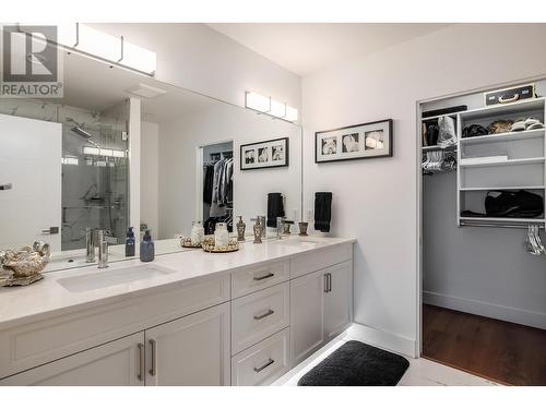 3338 Chocolate Lily Lane, Kelowna, BC - Indoor Photo Showing Bathroom